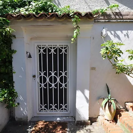 Residenza Le Rose D'arte * Νάπολη