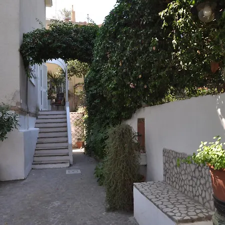Residenza Le Rose D'arte Διαμέρισμα Νάπολη
